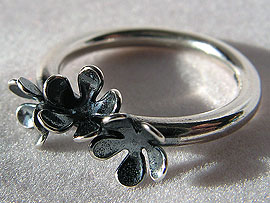 Three Flower Ring - Oxidised